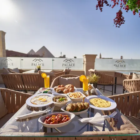 The Palace Pyramids View Отели рядом с достопримечательностью «Pyramid of Teti»