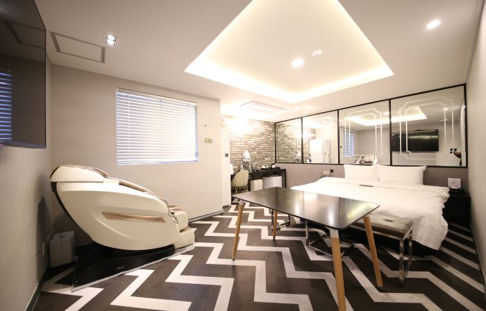 Hotel 24st Urban Brown Seosan Lake Park