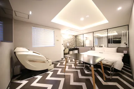 Hotel 24st Urban Brown Seosan Lake Park Отели рядом с достопримечательностью «옥천암»