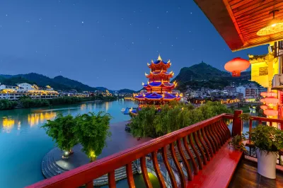 Zhenyuan Xurun Shanju River View Homestay (Zhenjiangge) 전원 천후 궁전 주변 호텔