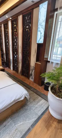 Weishan Nanzhao Chinese Siheyuan Hotel Отели рядом с достопримечательностью «Gongchen Pavilion»