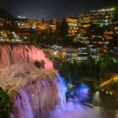 Furong Town Flower Waterfall Bay Homestay 土司行宮周辺のホテル