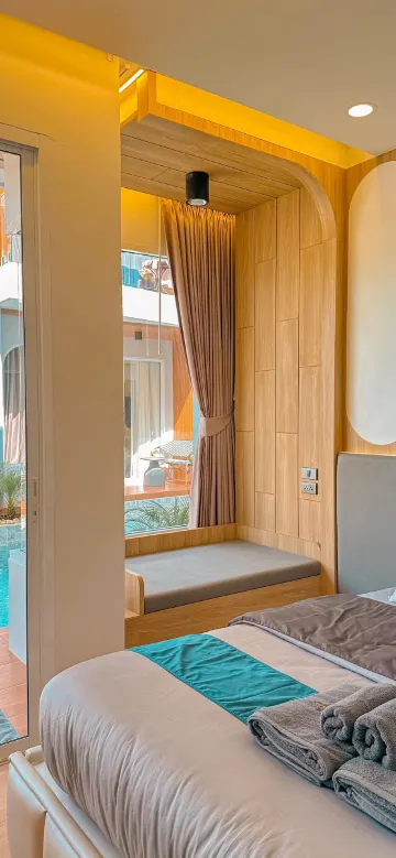 เชื่อมกับสระว่ายน้ำ บี