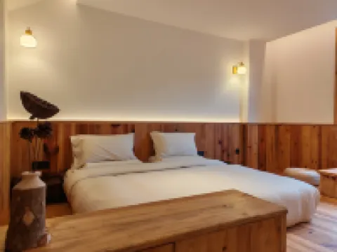 Yiyueju · Poye Yinlu (Fengyangyi) Hotels near The Ancient Tea Horse Road