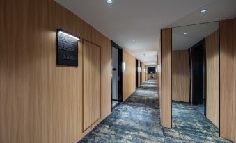 Ningbo Guanzhi M Hotel (Fubang Plaza Changjiang Road Subway Station)