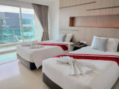 โรงแรมวารีน่า พาเลซ โรงแรมใกล้อุทยานหินล้านปีและฟาร์มจระเข้พัทยา