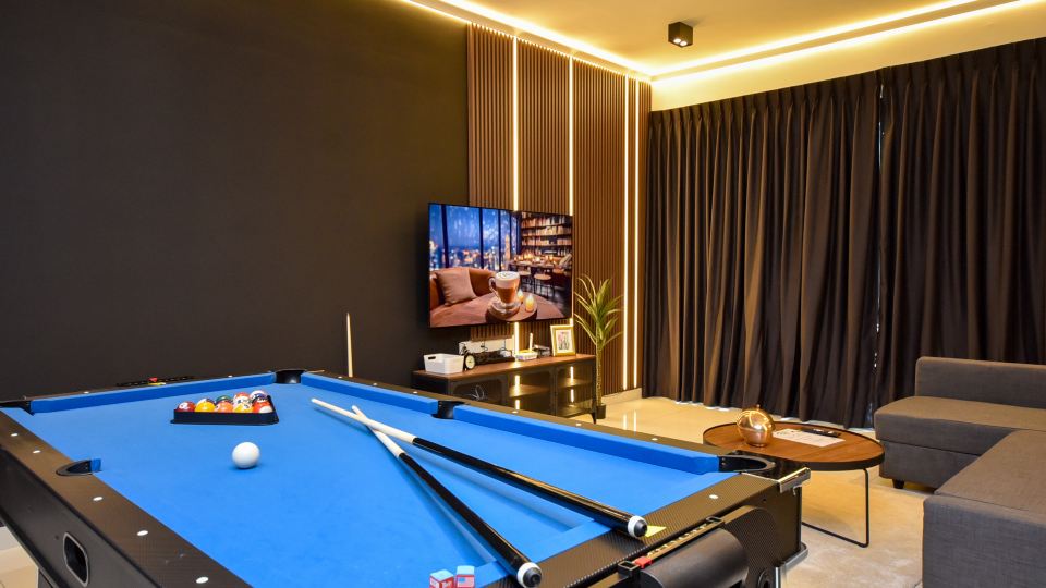 Midvalley Southkey Mosaic Suite by Nest Home