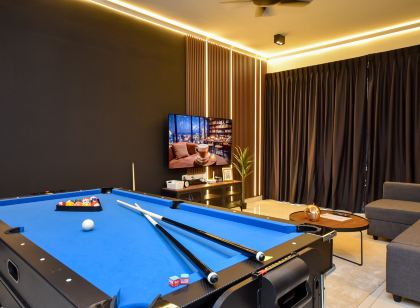 Midvalley Southkey Mosaic Suite by Nest Home