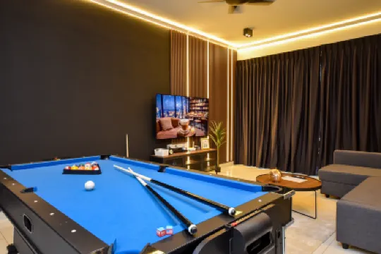 Midvalley Southkey Mosaic Suite by Nest Home Hotels in 