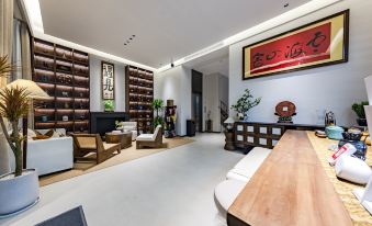 Yunhai Mountain House (Dianchi Lake Haigeng Dam)