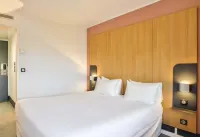 B&B HOTEL Paris 17 Batignolles