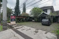 Imelda Residence Setrasari RedPartner Hotels in Sarijadi