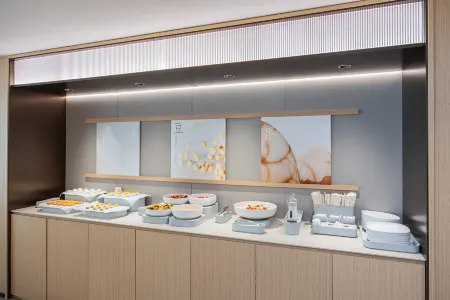 JI Guangzhou Pazhou Metro Station Hotel Отели рядом с достопримечательностью «Guangdong University of Foreign Studies (South Campus)»