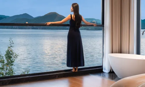 Borei Yunlan Resort Hotel (Lugu Lake Daluoshui Store)