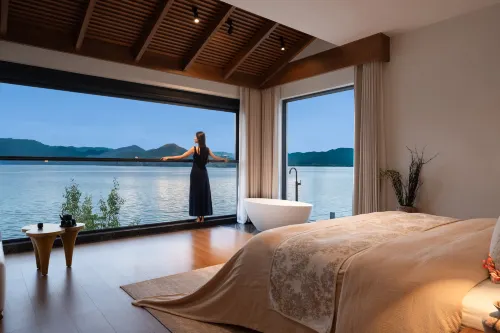 Borei Yunlan Resort Hotel (Lugu Lake Daluoshui Store)