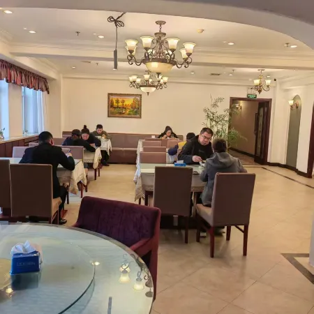 Xintiandi Fashion Hotel (Wafangdian Railway Station)