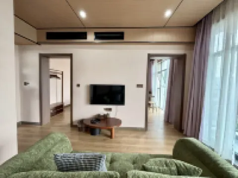 Lixiu Mountain Lodge Hotels near Nanshan Botanical Garden