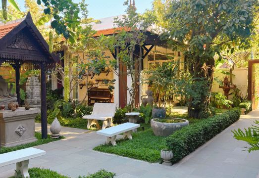 Moringa Tree Maison - Housity