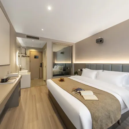 Qiyuan Hotel (Liupanshui High-Speed Railway Station People's Square)