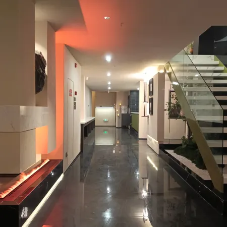 Tongqi Lanting Hotel (Fucheng District Yuewang Tower)