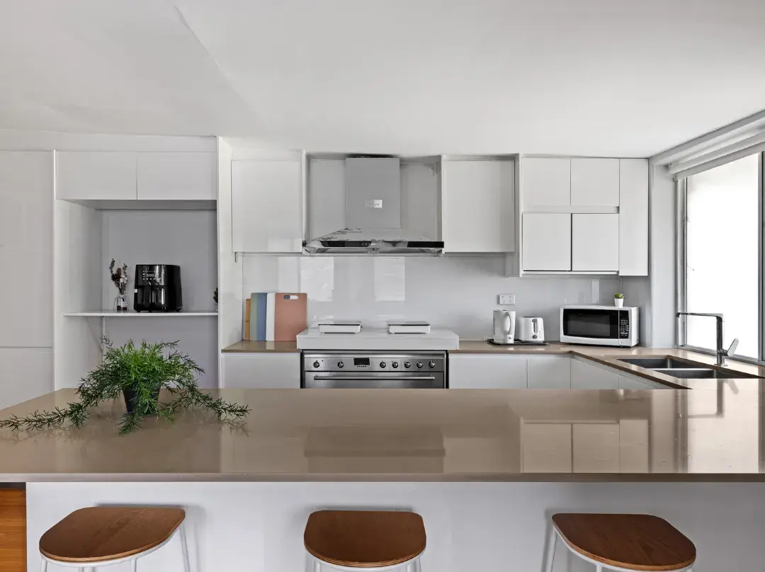 Light & Simple Rooms In Convenient Peakhurst Location - Sydney