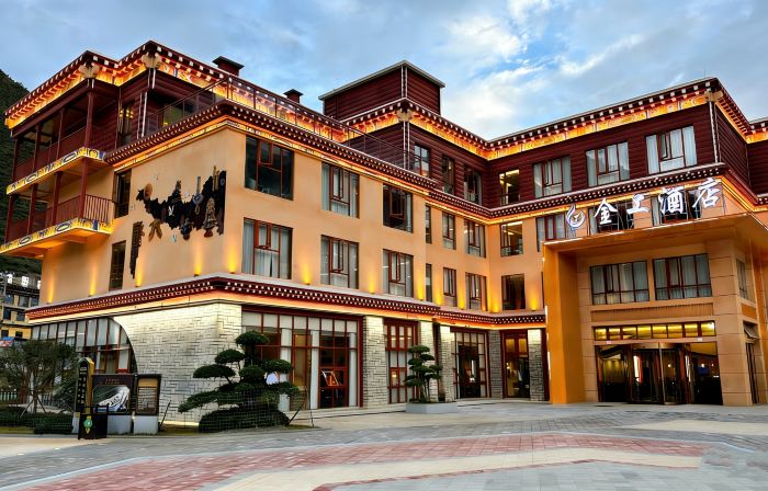 Baiyu County Hepo Handicraft City Jin Gong Hotel