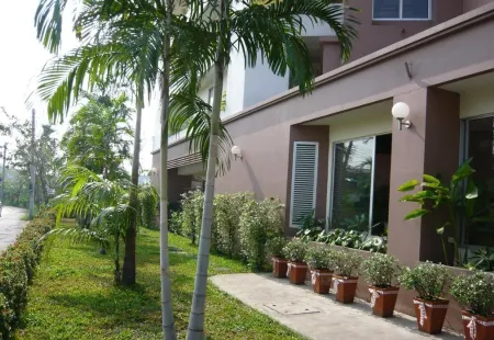 Thanapa Place
