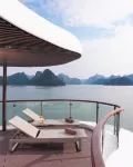 Halong Lyra Grandeur Cruise - Infinity Pools