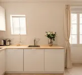 Stunning property near Arc de Triomphe