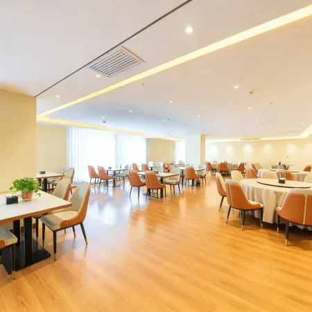 Yan’an Qiyun Tingyue Hotel (Baota Mountain Center Street Wanda Plaza Branch)