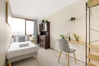 Private Rooms – Quiet Street, Close to Shops & Transport