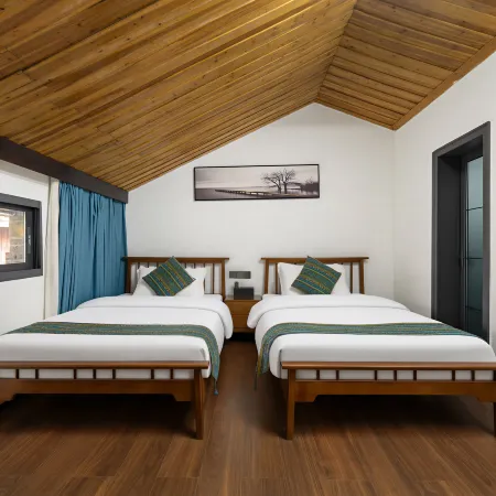 Manshan Su · Jiangjing Homestay (Fenghuang Ancient Town Branch)