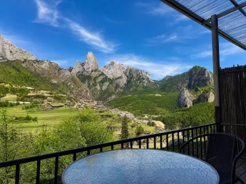 Dadi Zhishang Scenic View Guesthouse (Zhagana Scenic Area · Runwugou Branch)