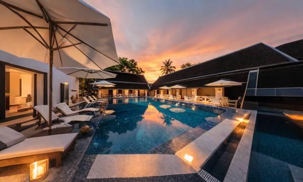 Jing Land Palace Hotel (Phousi Mountain Sunset Viewpoint &Downtown Mekong Riverside Hotel)