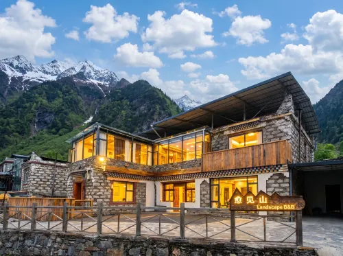 Xiaojin Yujian Mountain Homestay