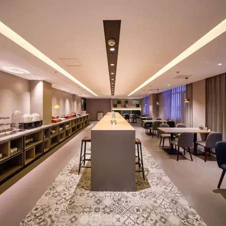 Homeinn Selected Hotel (Chaoyang Huanghe Road Wanda Plaza)