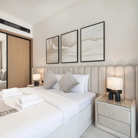 Dozin stay-Bay Square Luxury studio with Bay view