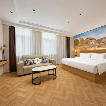 Heyue Sheng Hotel(Laiyang High-speed Railway Station Yiwu International Mall Branch)