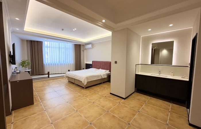 Tangla Town Holiday Hotel