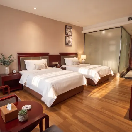 Poly International Hotel (Baise East City Bus Terminal/High-Speed Rail Station Branch)