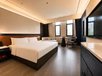 Meihao Hotel (Yantai University Yingchun Street) - parking