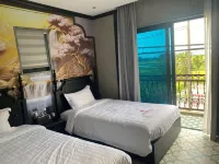 Dragon King Hotel - Parkplatz