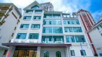 Lincang Yashu Hotel (Yulong Lake Park Wa Culture Square) - 2-Star