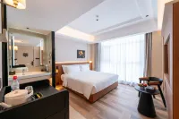 Mehood Lestie Hotel (Yantai Station Wuyue Plaza) - Mountain view