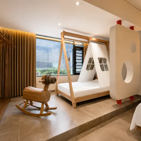 Spring Breeze Ten Miles Homestay (Ruitai Times Square)