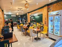 Ubuntu Live Boutique Hostel & Rooms - Hostels