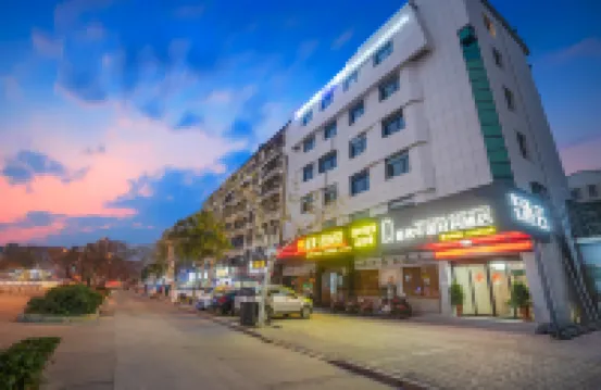 TukE China Light Residence Hotel