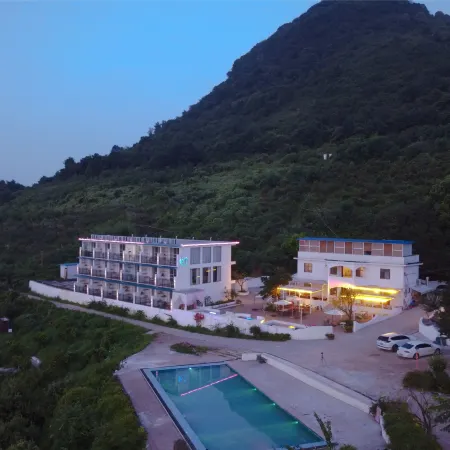 Dongjiang Lake Bailang Rongteng Pavilion Resort Homestay