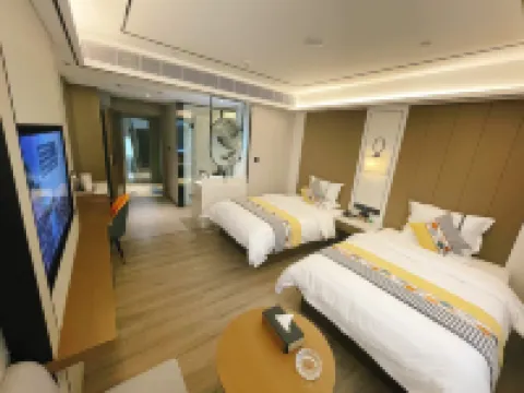 Chaoman Smart Hotel (Lincang People's Hospital City No. 1 Middle School)