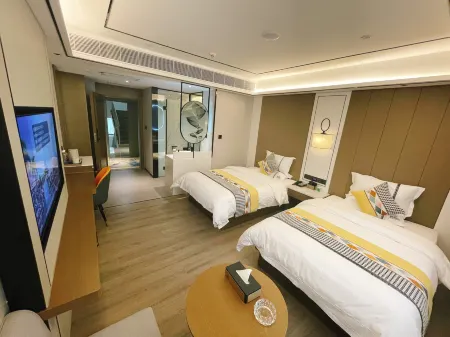 Chaoman Smart Hotel (Lincang People's Hospital City No. 1 Middle School)